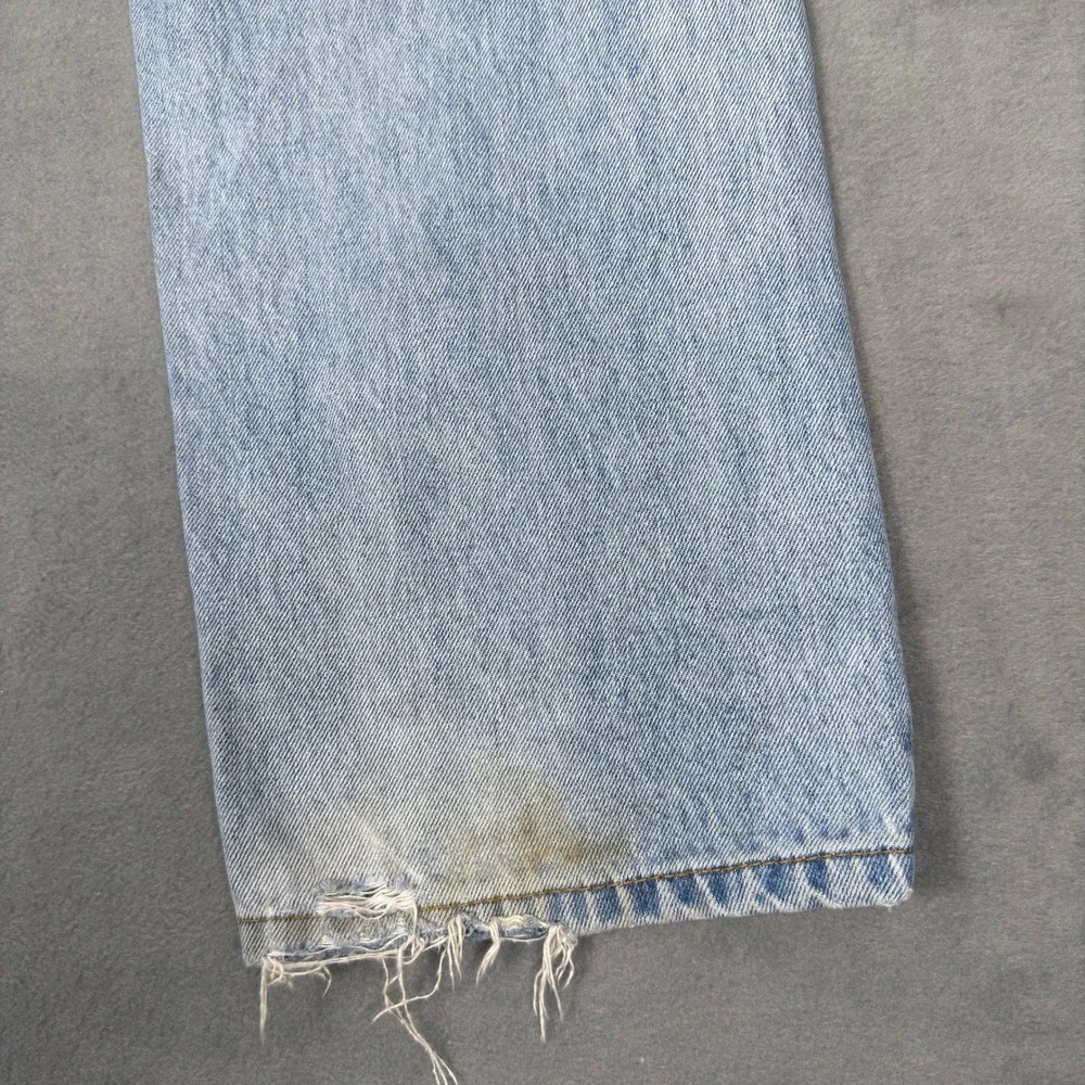 Levi's 505 Jeans Men's 33x32 Light Wash Straight Leg Regular Fit Raw Hem‎